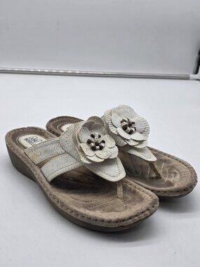 Modellista Sandals Womens Size 7.5 White Floral Thong Wedge Comfort Damage Shoes